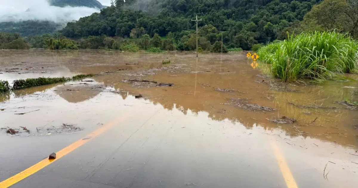 Chuvas no RS obrigam mais de 1,4 mil pessoas a deixarem suas casas