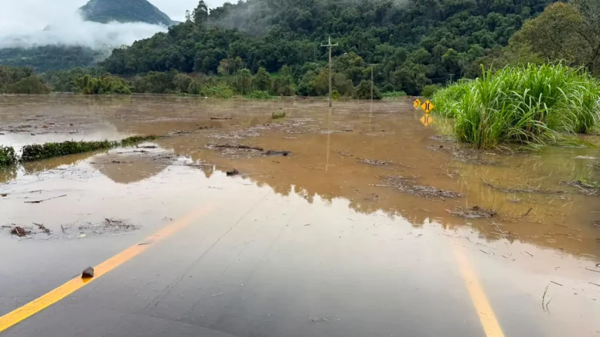 Chuvas no RS obrigam mais de 1,4 mil pessoas a deixarem suas casas