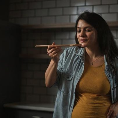Gestantes: alimentos que devem evitar, incluindo camarão e mel