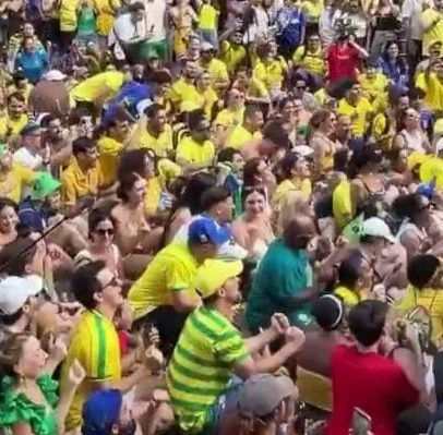 Brasileiros adaptam remada viking para prática nos EUA