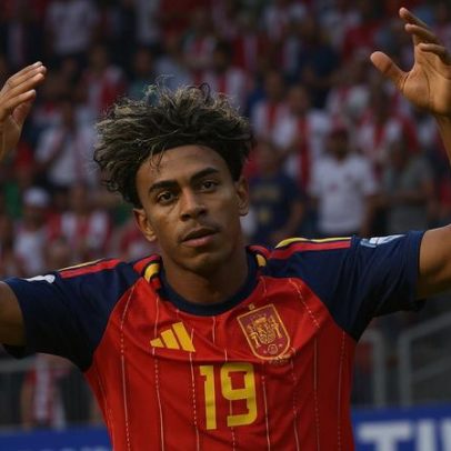 Lamine Yamal, na mesma idade, já supera Messi e Ronaldo, afirma Mauro Beting