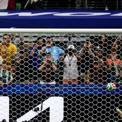 Salah faz cavadinha em estilo Zidane e ajuda o Egito a avançar na Copa