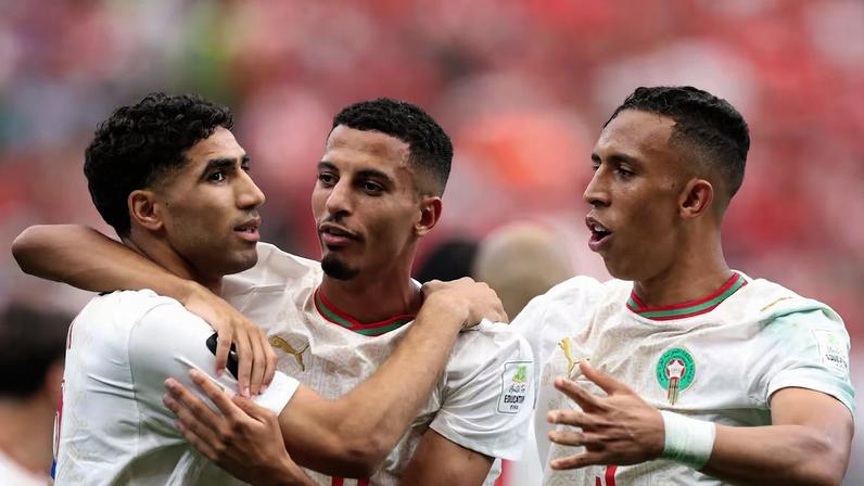 Ounahi (centro) comemora gol do Marrocos sobre o Canadá em jogo das oitavas da Copa.