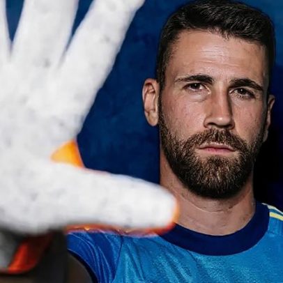 Goleiro espanhol conquista marca histórica de minutos sem sofrer gols em Copas