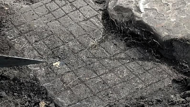 Tabuleiro do jogo Ludus Latrunculorum encontrado na fronteira entre a Inglaterra e a Escócia em 2019