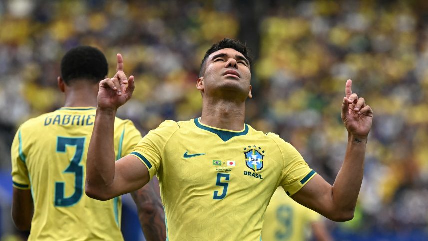 Casemiro gol Brasil Seleção Japão — Foto: Paul Ellis/AFP