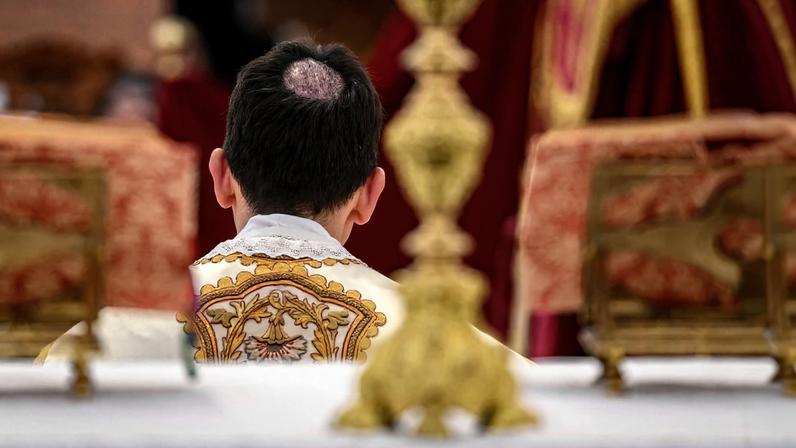 Vaticano excomunga bispos de grupo ultraconservador