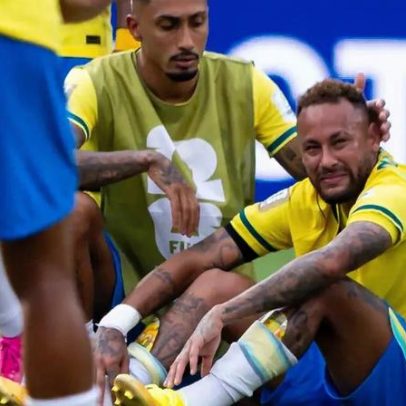 Jogadores do Brasil lamentam eliminação na Copa e emocionam em campo