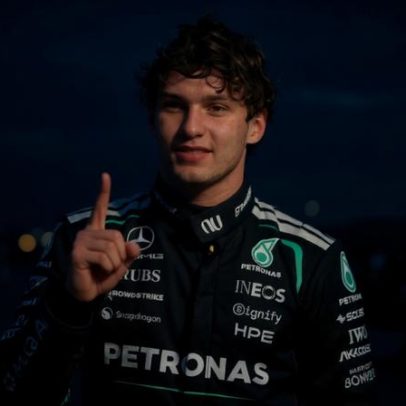 Kimi Antonelli garante pole no GP da Grã-Bretanha