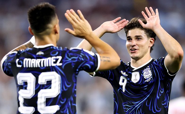 Como no jogo da "Mão de Deus", Argentina usará camisa azul-marinho contra Inglaterra