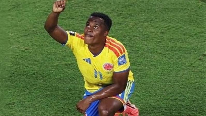 Arias comemora gol da Colômbia contra Gana na segunda fase da Copa