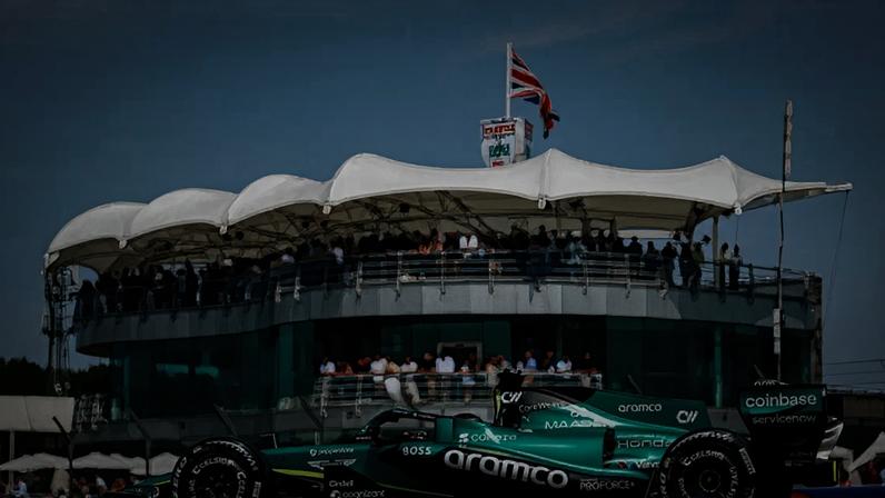 Alonso aparece em mais um final de semana tenso com Aston Martin