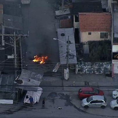 PM entra no 2º dia de operação na Cidade de Deus; ônibus incendiados
