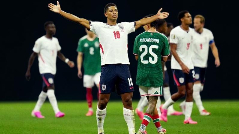 Bellingham comemora gol da Inglaterra contra o México, pela Copa do Mundo
