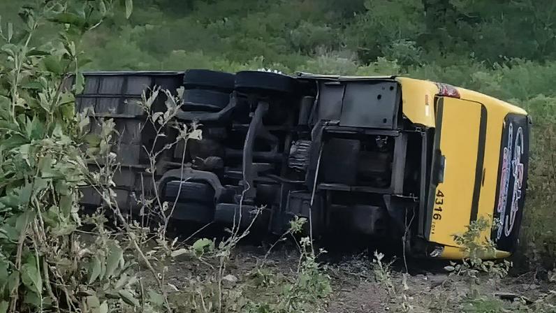 ônibus transportava dezenas de romeiros