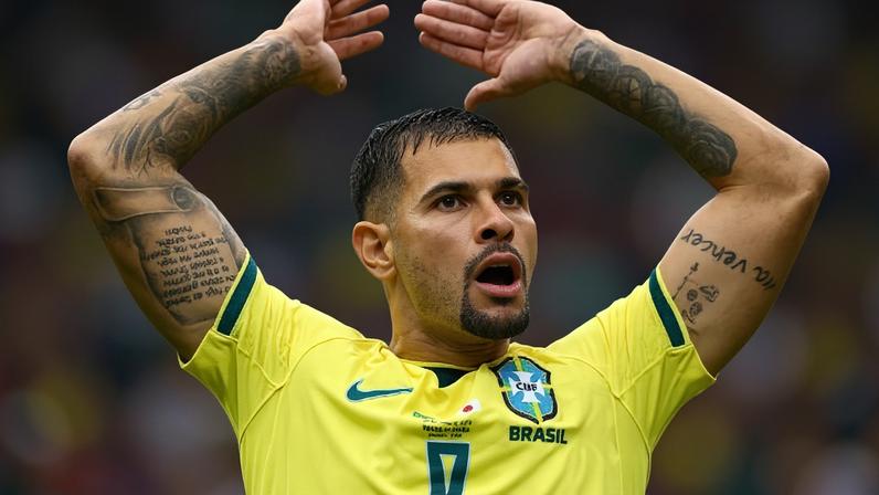 Bruno Guimarães durante a vitória do Brasil sobre o Japão na Copa do Mundo 2026