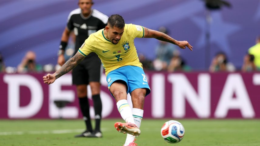 Bruno Guimarães é o 4º brasileiro a perder pênalti no tempo normal em Copas
