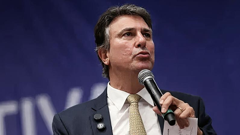 O ministro da Educação, Camilo Santana