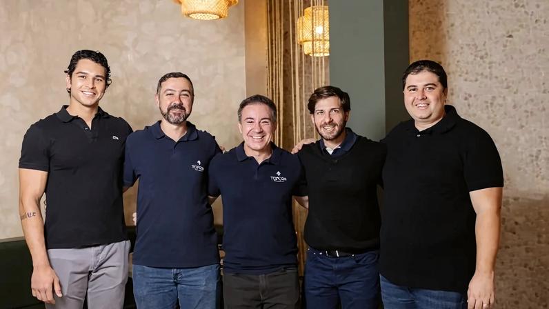 Arthur Motta (Canopy), Samuel Oliveira (Topcon); Kleber Rodrigues (Topcon); Guilherme Chiaramonti (Canopy) e Thiago Rocha (Canopy): em busca de consolidação em infraestrutura (Divulgação/Divulgação)