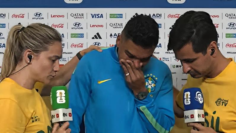 Casemiro chora durante entrevista
