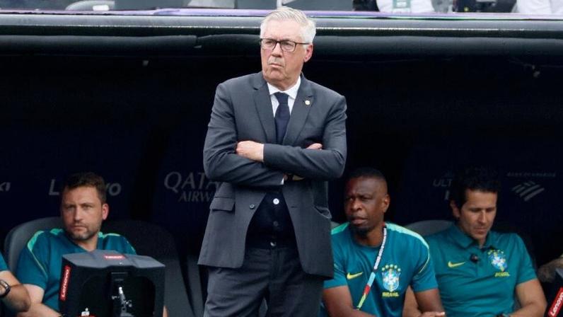 Carlo Ancelotti, técnico da seleção brasileira, durante confronto com a Noruega, nas oitavas da Copa do Mundo