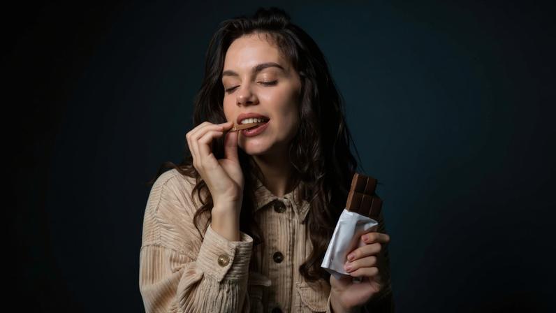 Comer chocolate amargo ajuda a reduzir inflamações e protege o coração