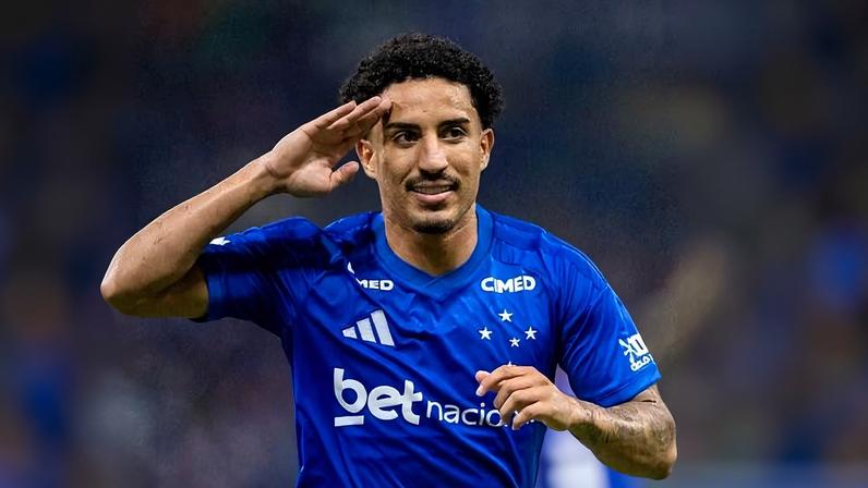 Christian, do Cruzeiro, comemora gol contra o Grêmio, pelo Brasileirão