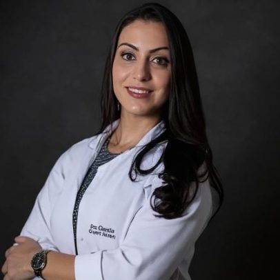 Médica que mandou matar farmacêutica e enviou pênis de borracha irá a júri