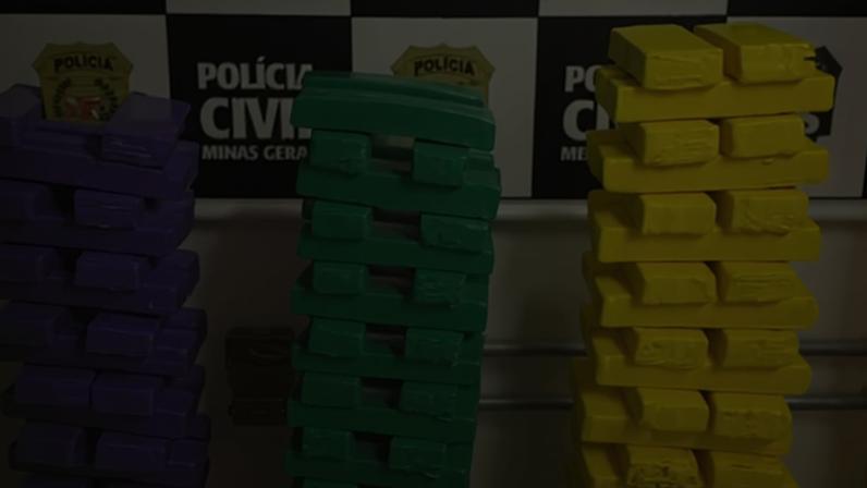 Agentes do Denarc apreenderam 608 barras de maconha e prenderam suspeito