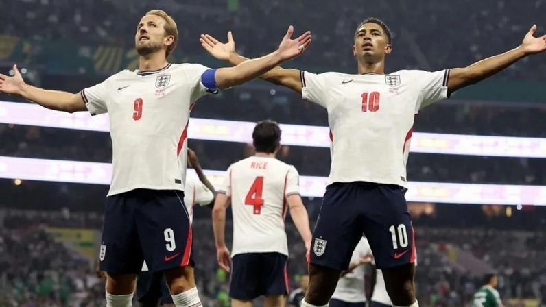 Seleção inglesa comemorando a classificação às quartas de final da Copa do Mundo de 2026