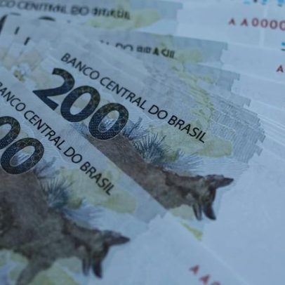 Mercado de DIs reage a cenário político e emissão de títulos