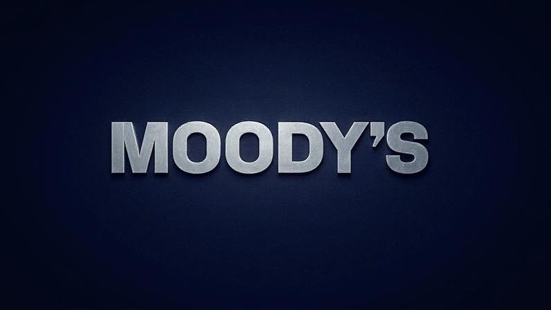 Moody's alerta: crédito ampliado eleva risco bancário