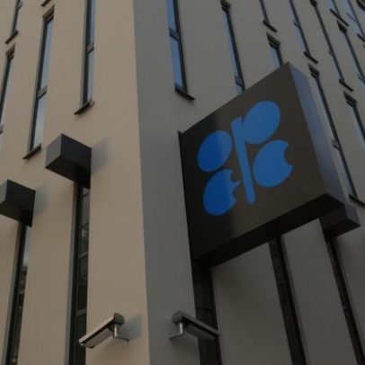 Opep+ decide ampliar oferta de petróleo