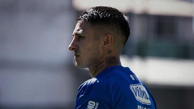 Camisa 27 atuou um tempo de duelo com clube uruguaio