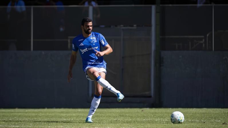 Fabrício Bruno lamentou pausa em um momento de crescimento do Cruzeiro