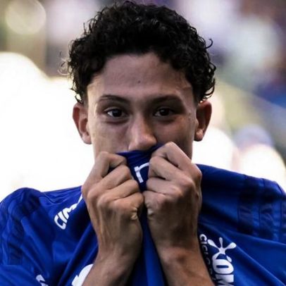 Felipe Moraes estreia marcando e celebra primeiro de muitos
