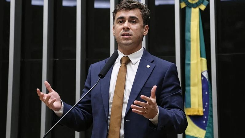 Nikolas: permanência no Bolsa Família estaria ligada à perda de dignidade