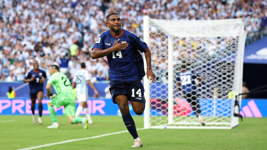 Deroy Duarte marca o gol de empate de Cabo Verde contra Argentina