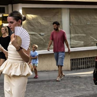Crise climática influencia tendências de moda de verão nos EUA e Europa