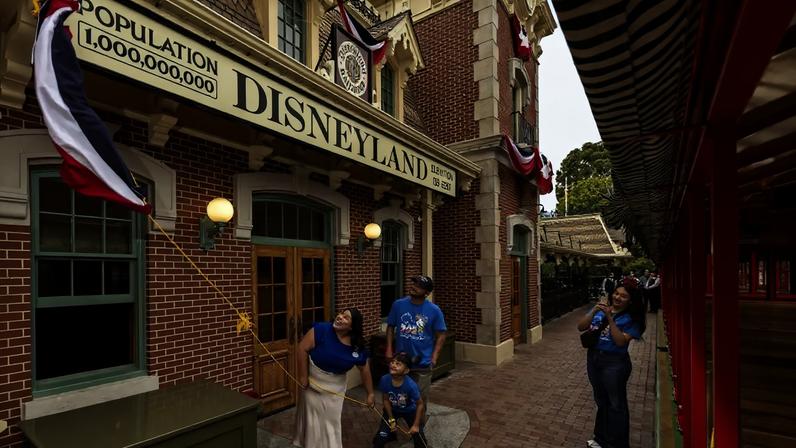 Um marco histórico será alcançado no Disneyland Resort em Anaheim, Califórnia, na sexta-feira, 3 de julho de 2026. — Foto: Christian Thompson/Disneyland Resort