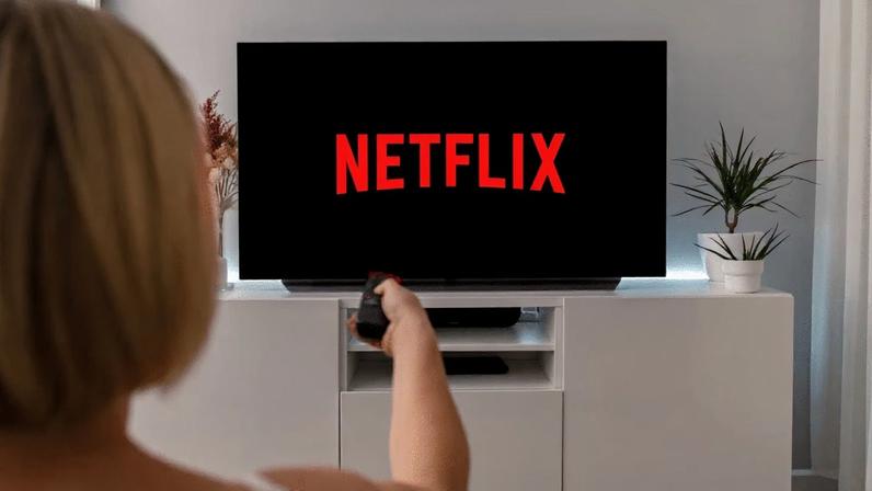 Julho chega recheado de novidades para os assinantes da Netflix, com uma seleção que mistura filmes inéditos e temporadas aguardadas
