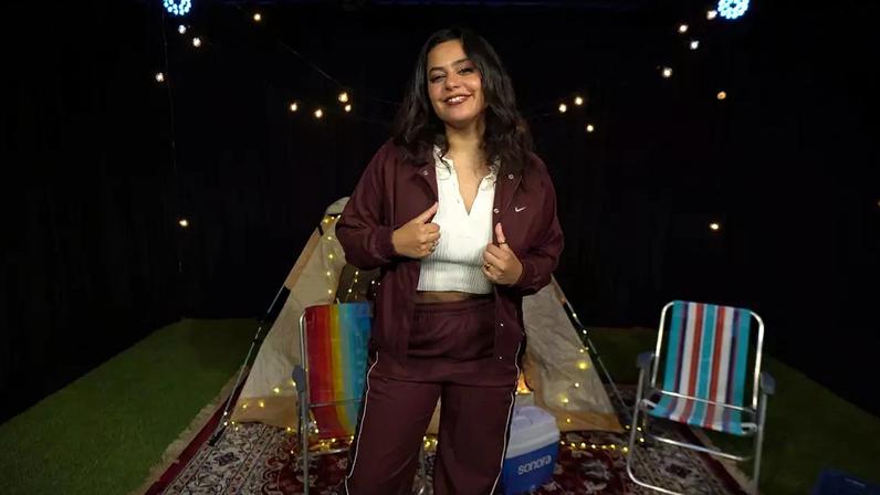 Yasmin Yassine apresenta o programa que testa e elege os maiores fãs Foto: Terra Brasil