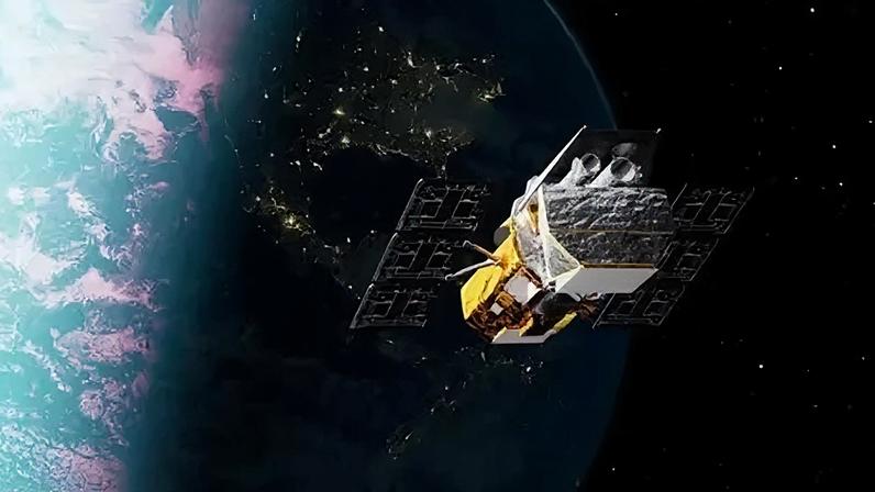 NASA lança missão para salvar telescópio espacial em queda