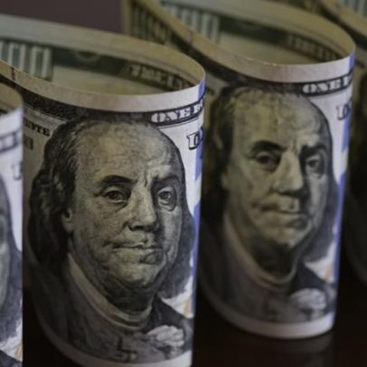 Dólar fica estável em R$5,20 e Bolsa sobe com emprego fraco nos EUA