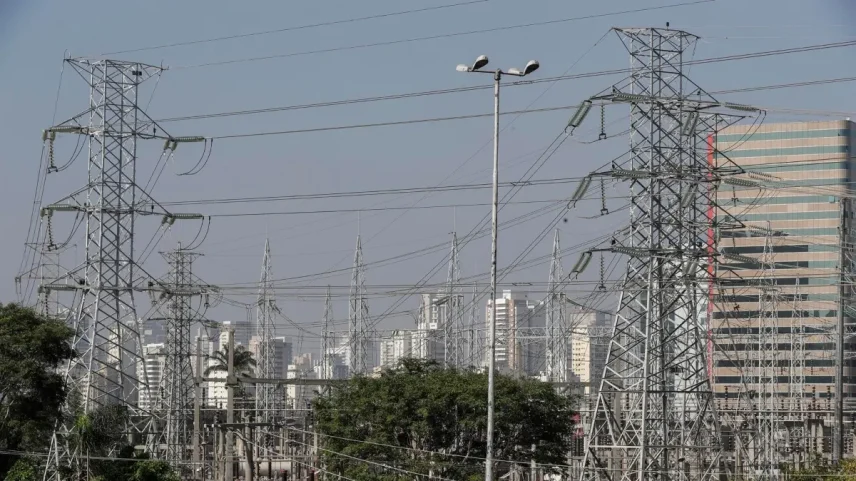 Conta de luz: Aneel mantém bandeira amarela em agosto