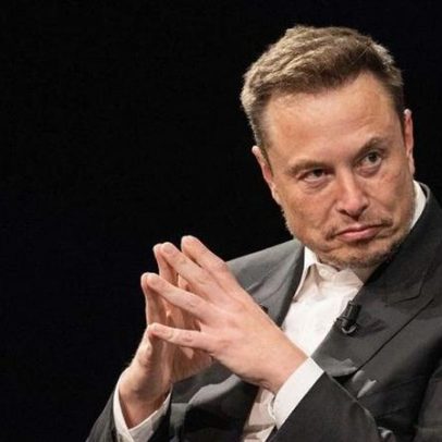 Elon Musk perde status de trilionário após queda da SpaceX