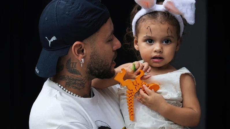 Em meio à Copa, Neymar comemora aniversário de 2 anos da filha Helena com declaração especial
