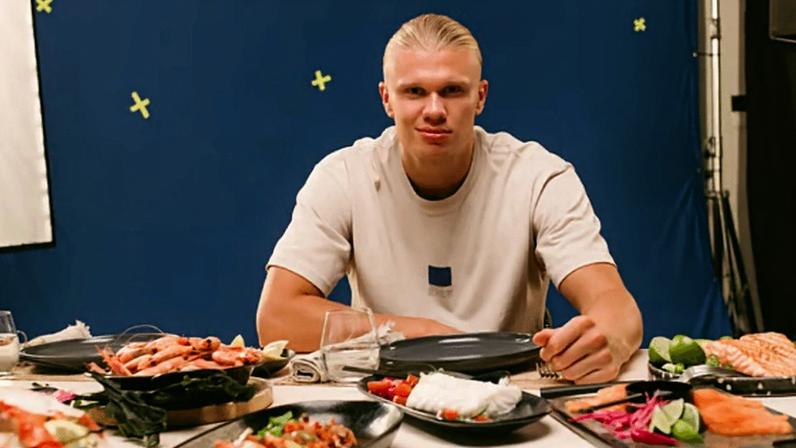 Erling Haaland, principal estrela da seleção da Noruega, tem uma dieta rica em peixes, leite e carnes magras