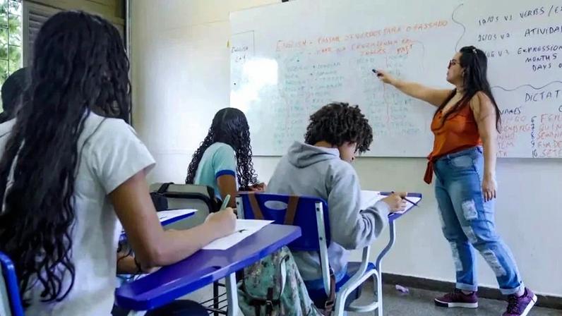 Estudantes em dia com com o Fies terão linha de crédito reembolsável