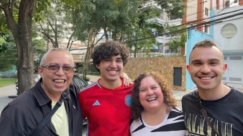Brasileiro com pai desaparecido na Venezuela critica governo de Delcy